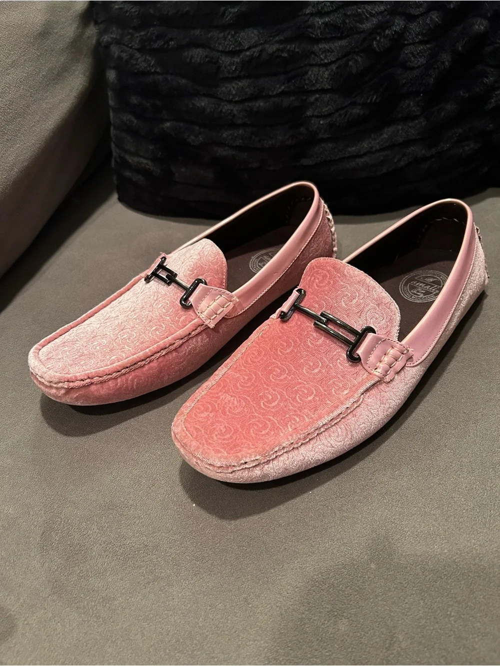 Amali Roberto pink velvet loafers men’s size 11 NWOT